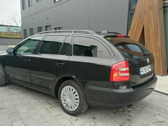 Черный Шкода Октавия, объемом двигателя 1.6 л и пробегом 350 тыс. км за 4800 $, фото 2 на Automoto.ua