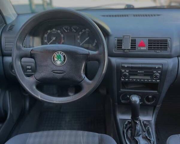 Чорний Шкода Октавія, об'ємом двигуна 1.6 л та пробігом 217 тис. км за 5100 $, фото 5 на Automoto.ua