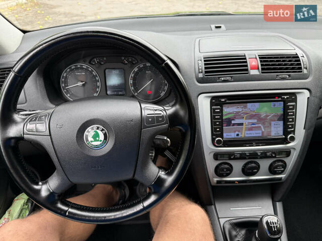 Чорний Шкода Октавія, об'ємом двигуна 1.6 л та пробігом 240 тис. км за 6800 $, фото 46 на Automoto.ua