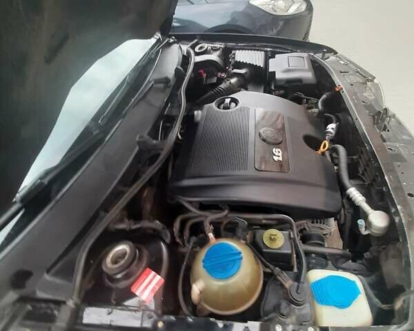 Черный Шкода Октавия, объемом двигателя 1.6 л и пробегом 420 тыс. км за 4900 $, фото 12 на Automoto.ua