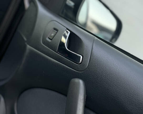 Черный Шкода Октавия, объемом двигателя 1.6 л и пробегом 169 тыс. км за 5850 $, фото 46 на Automoto.ua