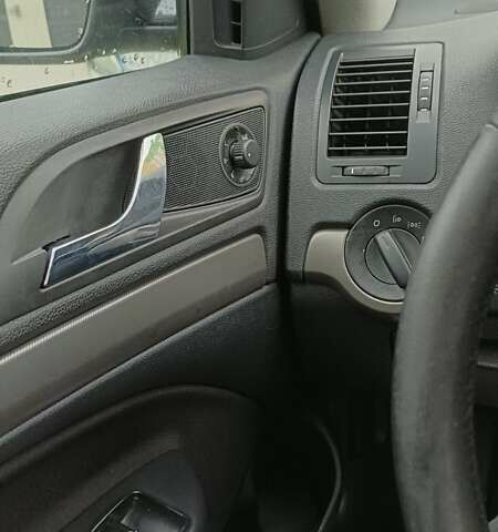 Черный Шкода Октавия, объемом двигателя 1.6 л и пробегом 350 тыс. км за 4800 $, фото 42 на Automoto.ua