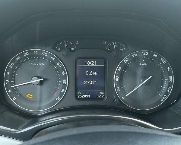 Черный Шкода Октавия, объемом двигателя 1.6 л и пробегом 252 тыс. км за 5800 $, фото 17 на Automoto.ua