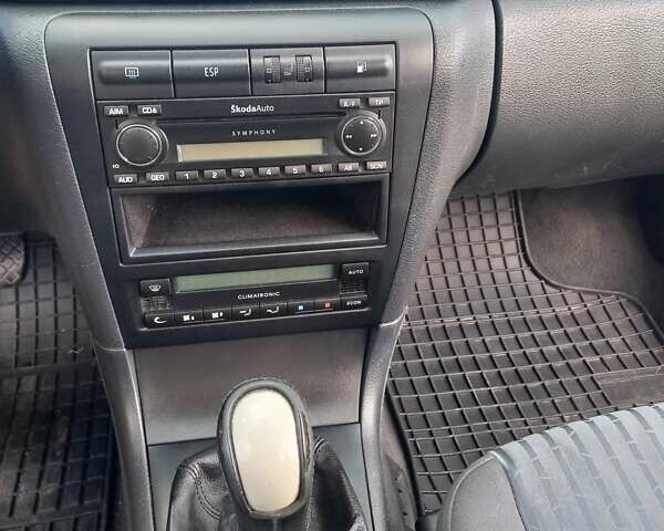 Черный Шкода Октавия, объемом двигателя 1.78 л и пробегом 225 тыс. км за 6300 $, фото 21 на Automoto.ua