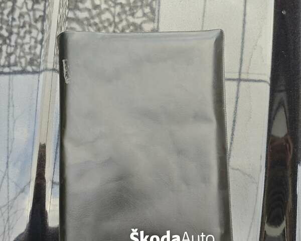 Черный Шкода Октавия, объемом двигателя 1.6 л и пробегом 158 тыс. км за 5200 $, фото 3 на Automoto.ua