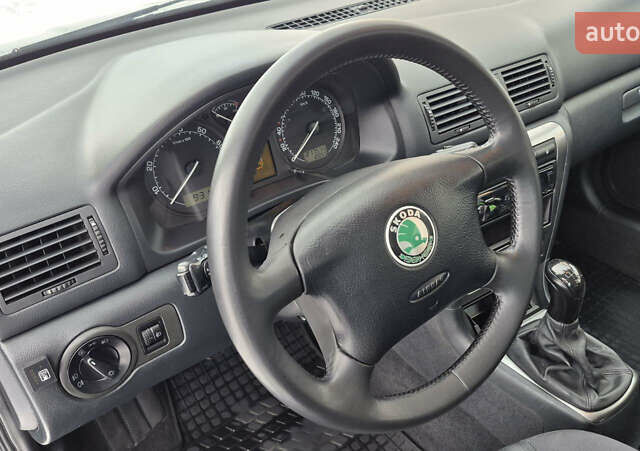 Черный Шкода Октавия, объемом двигателя 1.6 л и пробегом 217 тыс. км за 5800 $, фото 18 на Automoto.ua