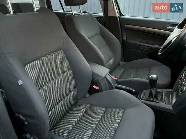 Черный Шкода Октавия, объемом двигателя 1.6 л и пробегом 203 тыс. км за 6300 $, фото 26 на Automoto.ua