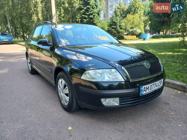 Черный Шкода Октавия, объемом двигателя 1.6 л и пробегом 217 тыс. км за 5750 $, фото 2 на Automoto.ua