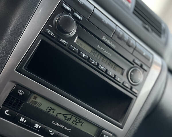 Черный Шкода Октавия, объемом двигателя 1.6 л и пробегом 169 тыс. км за 5850 $, фото 59 на Automoto.ua