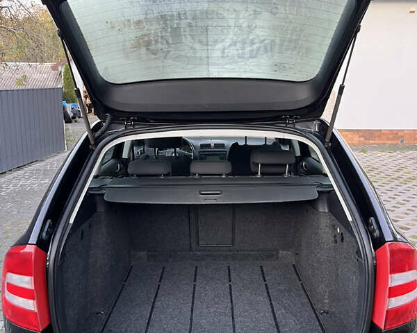 Черный Шкода Октавия, объемом двигателя 1.6 л и пробегом 203 тыс. км за 6300 $, фото 23 на Automoto.ua