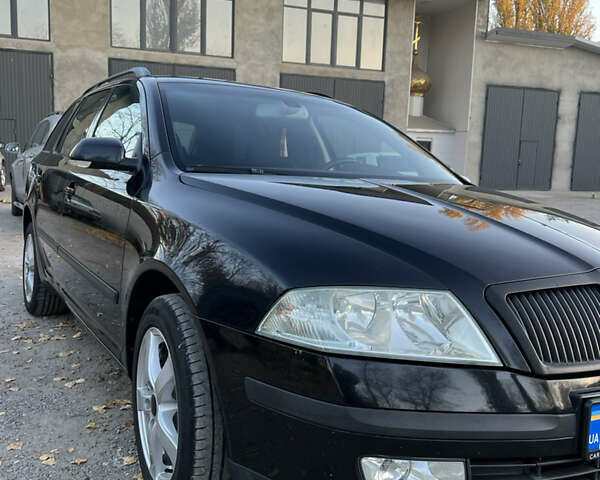 Черный Шкода Октавия, объемом двигателя 2.01 л и пробегом 270 тыс. км за 5000 $, фото 4 на Automoto.ua