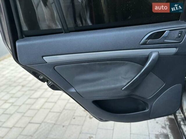 Черный Шкода Октавия, объемом двигателя 2 л и пробегом 270 тыс. км за 5800 $, фото 3 на Automoto.ua