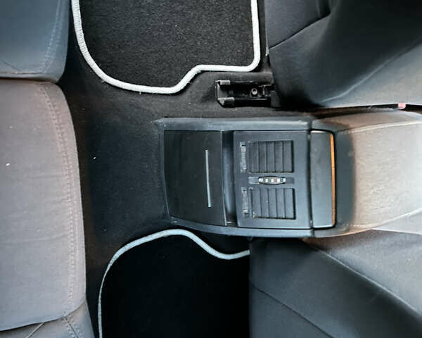 Черный Шкода Октавия, объемом двигателя 1.6 л и пробегом 203 тыс. км за 6300 $, фото 31 на Automoto.ua