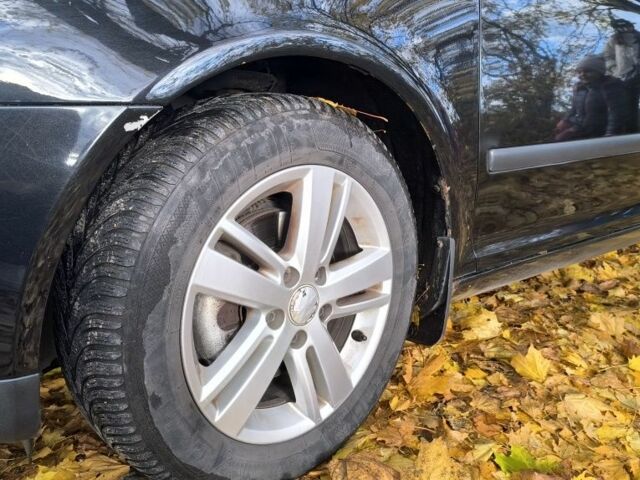Шкода Октавия 2005 в Староконстантинов на Automoto.ua Черный Шкода Октавия, объемом двигателя 2 л и пробегом 245 тыс. км за 5500 $, фото 5 на Automoto.ua
