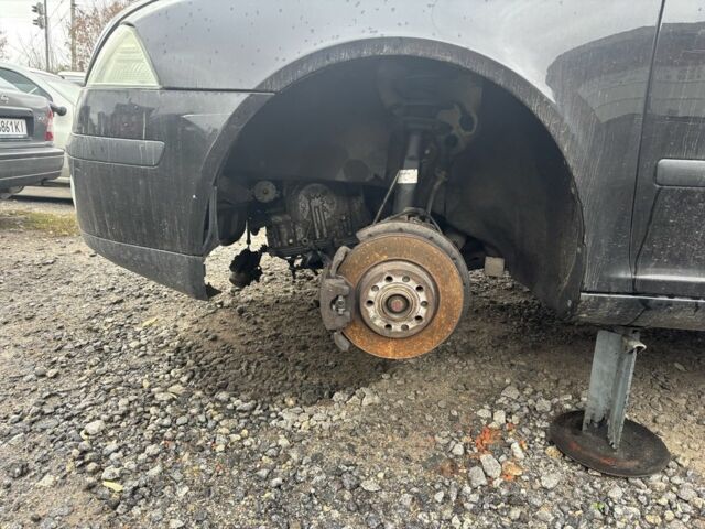 Черный Шкода Октавия, объемом двигателя 1.6 л и пробегом 300 тыс. км за 3500 $, фото 5 на Automoto.ua