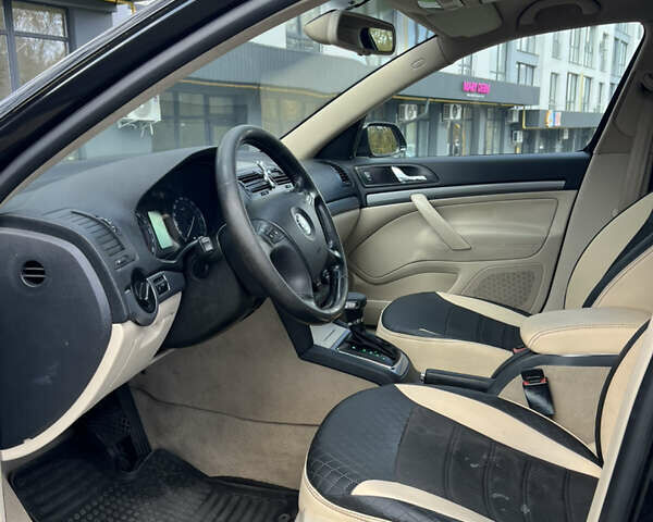 Черный Шкода Октавия, объемом двигателя 1.97 л и пробегом 270 тыс. км за 5300 $, фото 10 на Automoto.ua