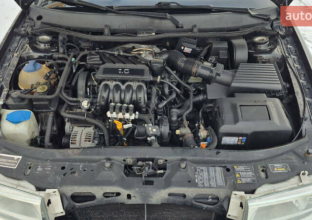 Черный Шкода Октавия, объемом двигателя 1.6 л и пробегом 217 тыс. км за 5800 $, фото 35 на Automoto.ua