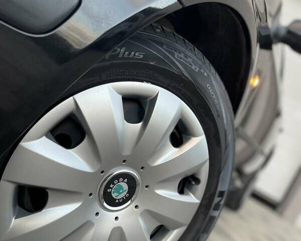 Черный Шкода Октавия, объемом двигателя 1.6 л и пробегом 169 тыс. км за 5850 $, фото 8 на Automoto.ua