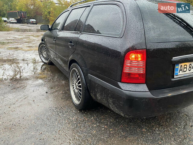 Черный Шкода Октавия, объемом двигателя 1.6 л и пробегом 280 тыс. км за 4900 $, фото 3 на Automoto.ua