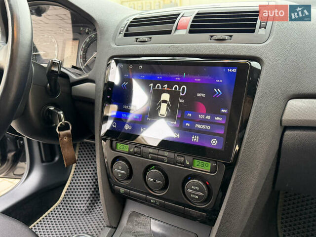 Чорний Шкода Октавія, об'ємом двигуна 2 л та пробігом 197 тис. км за 7400 $, фото 64 на Automoto.ua