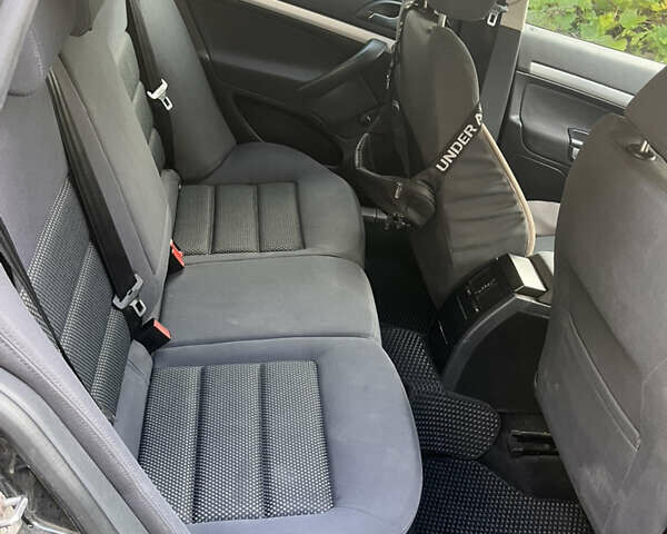 Черный Шкода Октавия, объемом двигателя 1.6 л и пробегом 194 тыс. км за 5500 $, фото 2 на Automoto.ua