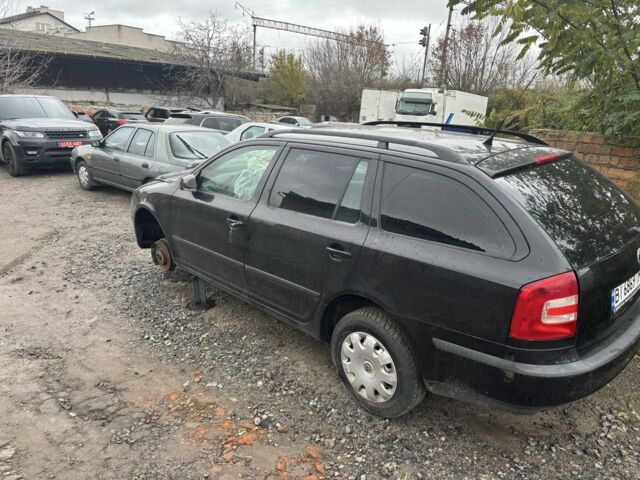 Черный Шкода Октавия, объемом двигателя 1.6 л и пробегом 300 тыс. км за 3500 $, фото 3 на Automoto.ua