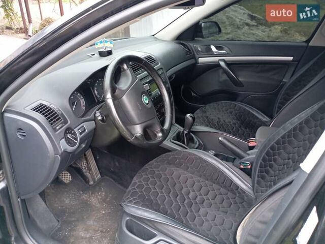 Чорний Шкода Октавія, об'ємом двигуна 1.6 л та пробігом 253 тис. км за 6300 $, фото 5 на Automoto.ua