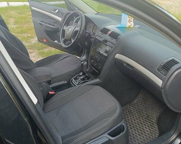 Черный Шкода Октавия, объемом двигателя 1.6 л и пробегом 252 тыс. км за 5800 $, фото 12 на Automoto.ua