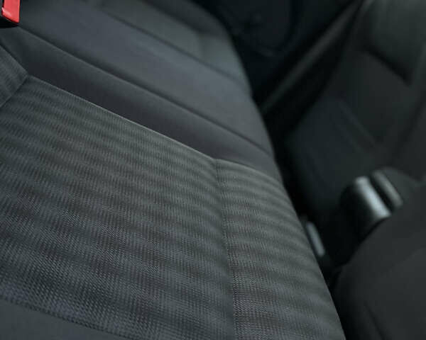 Черный Шкода Октавия, объемом двигателя 1.6 л и пробегом 169 тыс. км за 5850 $, фото 30 на Automoto.ua