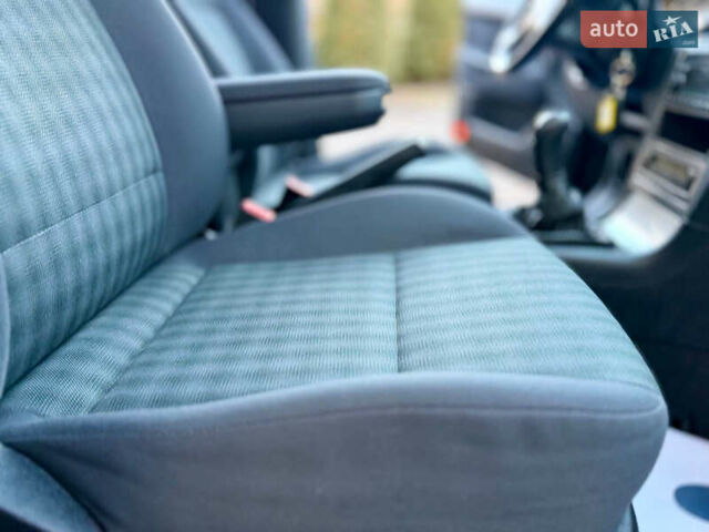 Черный Шкода Октавия, объемом двигателя 1.6 л и пробегом 169 тыс. км за 5599 $, фото 54 на Automoto.ua