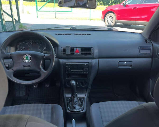 Чорний Шкода Октавія, об'ємом двигуна 1.6 л та пробігом 217 тис. км за 5100 $, фото 7 на Automoto.ua