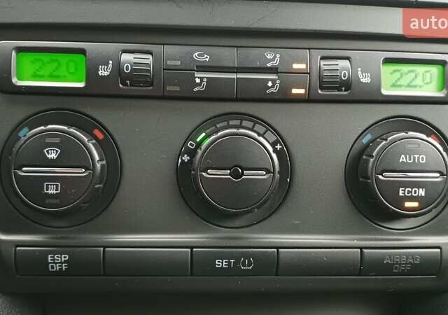 Черный Шкода Октавия, объемом двигателя 1.6 л и пробегом 350 тыс. км за 4800 $, фото 31 на Automoto.ua