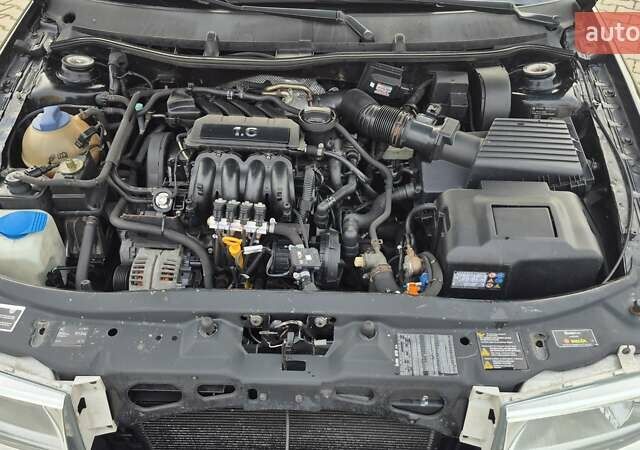 Черный Шкода Октавия, объемом двигателя 1.6 л и пробегом 217 тыс. км за 5700 $, фото 27 на Automoto.ua