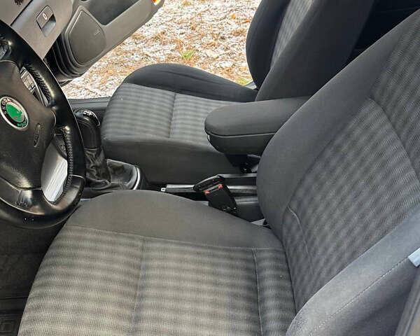 Черный Шкода Октавия, объемом двигателя 1.6 л и пробегом 210 тыс. км за 6700 $, фото 27 на Automoto.ua