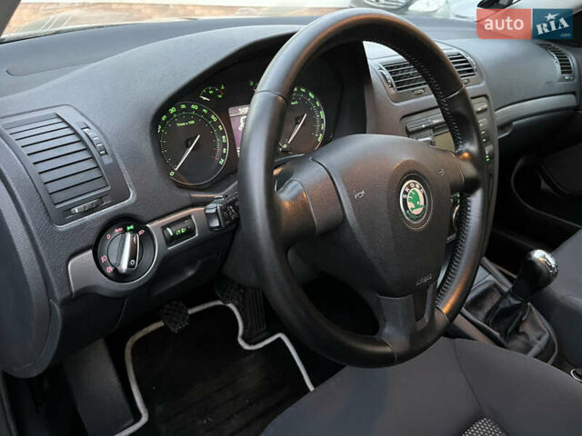 Черный Шкода Октавия, объемом двигателя 1.6 л и пробегом 203 тыс. км за 6300 $, фото 32 на Automoto.ua