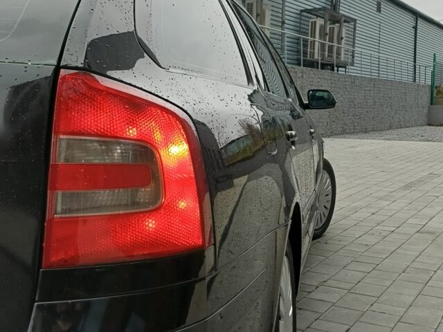 Черный Шкода Октавия, объемом двигателя 1.6 л и пробегом 350 тыс. км за 4800 $, фото 12 на Automoto.ua