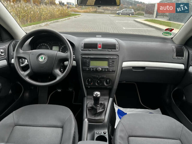 Шкода Октавія 2005 у Луцьку на Automoto.ua Чорний Шкода Октавія, об'ємом двигуна 1.6 л та пробігом 191 тис. км за 5500 $, фото 12 на Automoto.ua