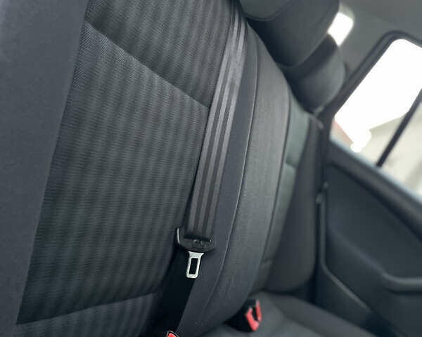 Черный Шкода Октавия, объемом двигателя 1.6 л и пробегом 169 тыс. км за 5850 $, фото 32 на Automoto.ua