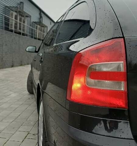 Черный Шкода Октавия, объемом двигателя 1.6 л и пробегом 350 тыс. км за 4800 $, фото 11 на Automoto.ua