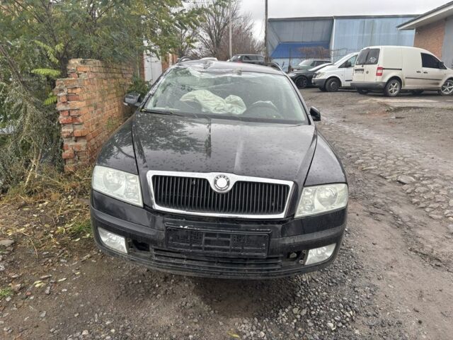 Черный Шкода Октавия, объемом двигателя 1.6 л и пробегом 300 тыс. км за 3500 $, фото 6 на Automoto.ua