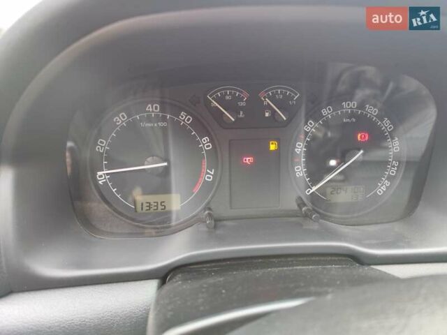 Черный Шкода Октавия, объемом двигателя 1.6 л и пробегом 204 тыс. км за 5000 $, фото 1 на Automoto.ua