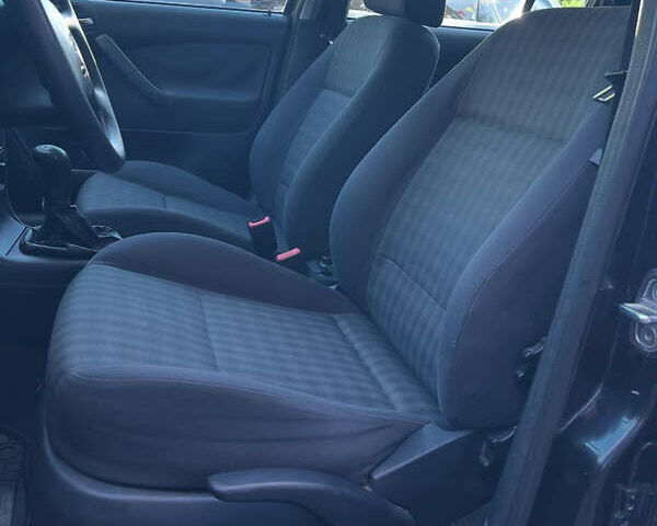 Чорний Шкода Октавія, об'ємом двигуна 1.6 л та пробігом 217 тис. км за 5100 $, фото 8 на Automoto.ua