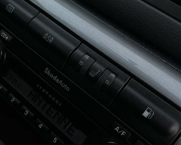 Черный Шкода Октавия, объемом двигателя 1.6 л и пробегом 169 тыс. км за 5850 $, фото 52 на Automoto.ua