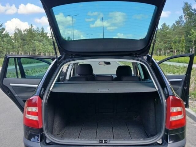 Черный Шкода Октавия, объемом двигателя 2 л и пробегом 257 тыс. км за 2350 $, фото 7 на Automoto.ua