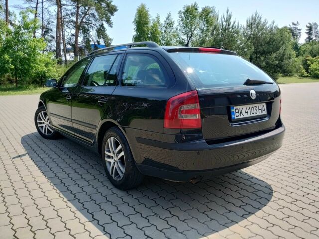 Черный Шкода Октавия, объемом двигателя 1.6 л и пробегом 211 тыс. км за 5400 $, фото 3 на Automoto.ua