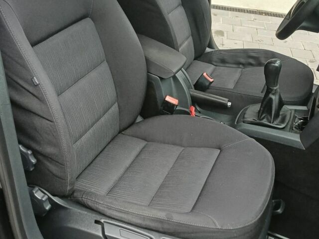 Черный Шкода Октавия, объемом двигателя 1.6 л и пробегом 350 тыс. км за 4800 $, фото 22 на Automoto.ua