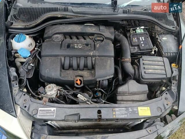 Черный Шкода Октавия, объемом двигателя 1.6 л и пробегом 210 тыс. км за 2000 $, фото 1 на Automoto.ua