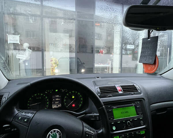 Чорний Шкода Октавія, об'ємом двигуна 1.98 л та пробігом 278 тис. км за 5500 $, фото 14 на Automoto.ua