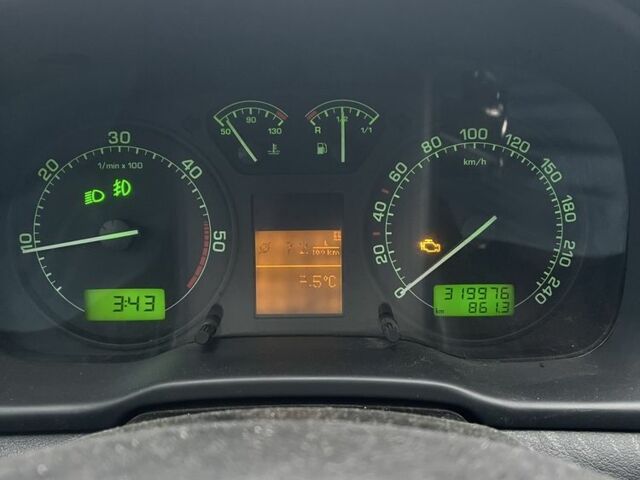 Черный Шкода Октавия, объемом двигателя 1.9 л и пробегом 319 тыс. км за 2700 $, фото 5 на Automoto.ua