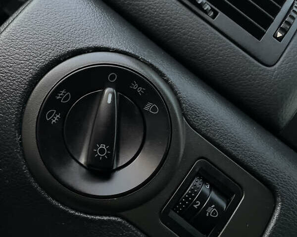 Черный Шкода Октавия, объемом двигателя 1.6 л и пробегом 169 тыс. км за 5850 $, фото 39 на Automoto.ua